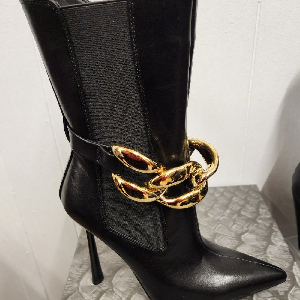 Boots - Picture 3 of 3